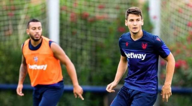 Radoja y Sergio León, únicos levantinistas que han ganado en el Camp Nou
