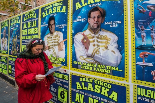 El arte urbano de Escif 'dibuja' a Rajoy y Rivera como directores de circo 