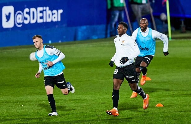 Lato esquiva la lesión muscular y Gayà apunta a volver ante el Barça