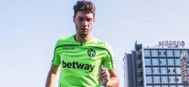 Vukcevic no entrena por problemas en la espalda