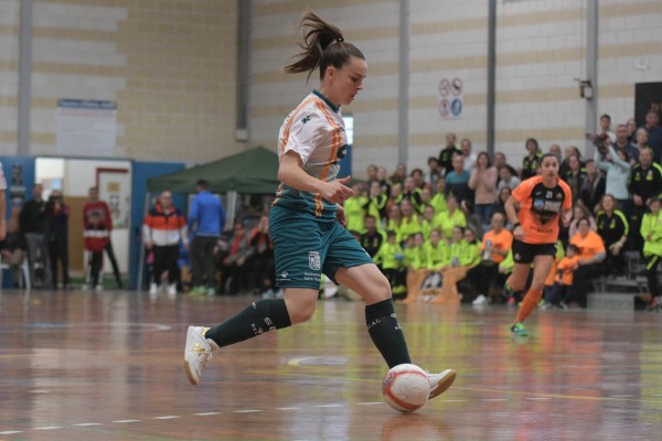 Mayte Mateo, capitana del STV Roldán, tiene que volver a ser operada de la rodilla izquierda