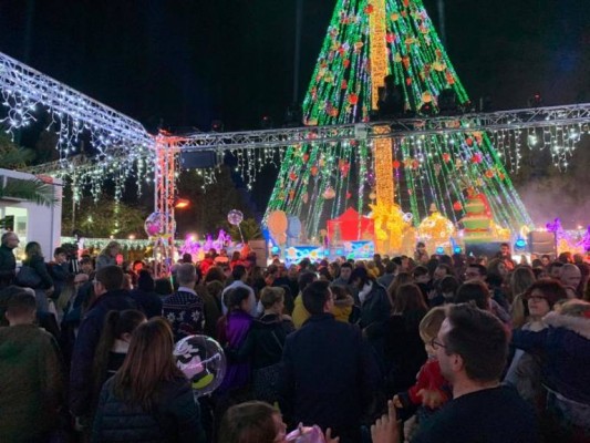 El encendido del árbol navideño en Murcia se emite por 'streaming' para evitar aglomeraciones