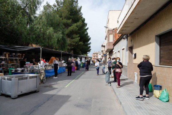 Los vendedores ambulantes de mercadillos esperan que los Ayuntamientos vuelvan a permitir el 100% de los puestos