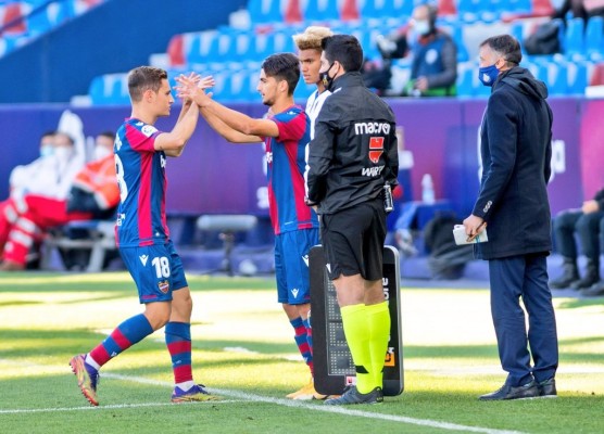 Paco López ya ha propiciado el debut de once canteranos del Levante