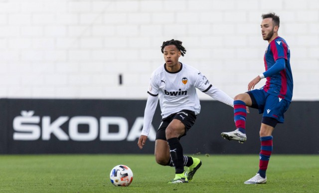 Dura derrota del Atlético Levante en el Puchades