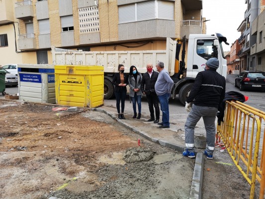 La Vall construirá una acera para mejorar el acceso norte al colegio Rosario Pérez