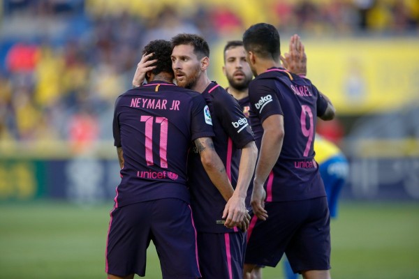 El Barcelona mantiene el pulso con 'hat-trick' de Neymar