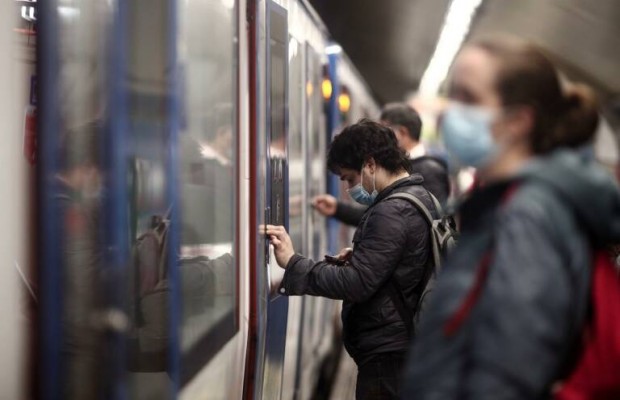 CIS: el 55% de los españoles prefiere esperar a conocer los efectos de la vacuna