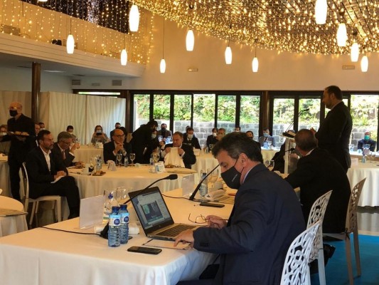 Ábalos promete la llegada del AVE a Elche y Orihuela para finales de enero de 2021