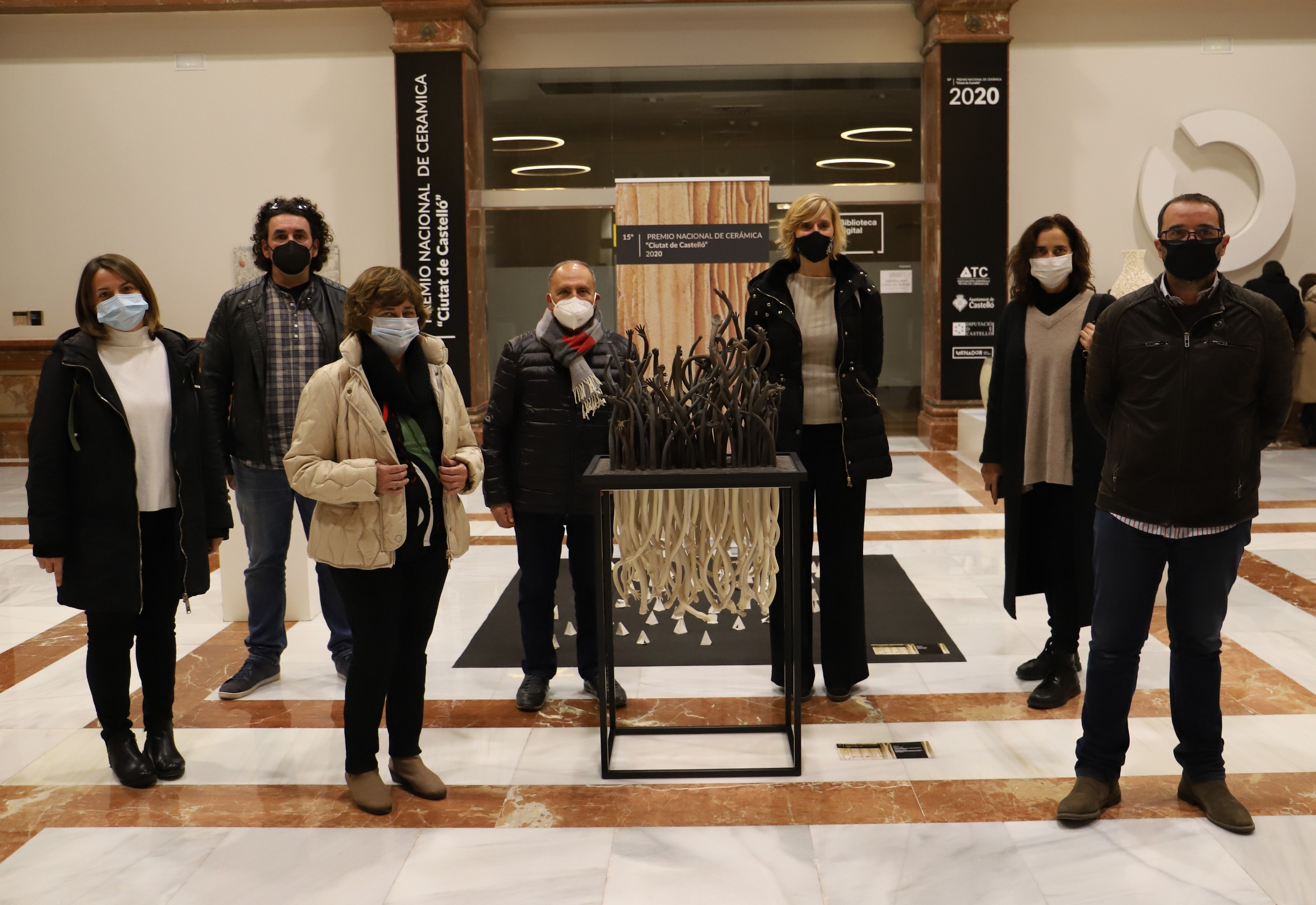 El artista Vicente Ajenjo, Premio Nacional de Cerámica 'Ciutat de Castelló con la obra ‘Miopía social’