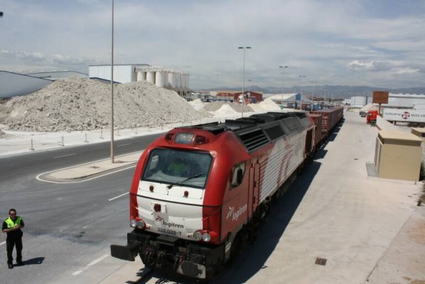 Castelló pide dejar una puerta abierta a ampliar el suelo industrial junto a la estación intermodal