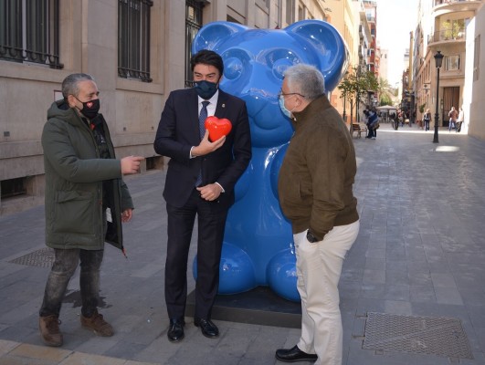 Otro gancho para recorrer Alicante: diez esculturas de dEMO de temática infantil