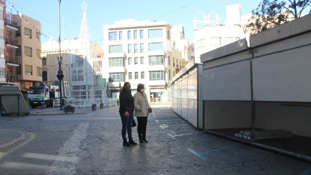Más de treinta comercios de Borriana salen a la calle en una nueva edición de la Fira de Nadal 