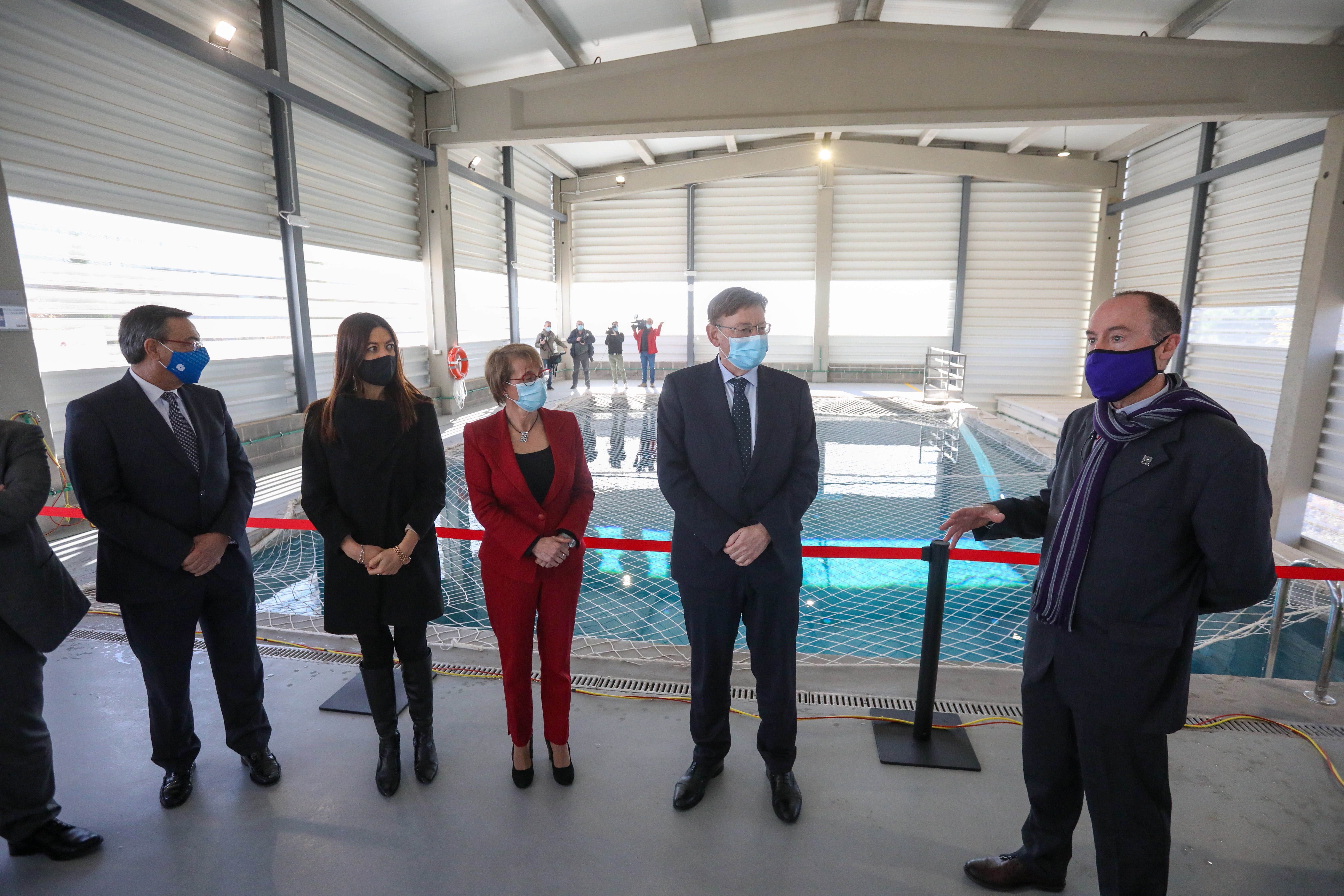 Visita institucional al nuevo centro de investigación en robótica y tecnologías subacuáticas de la UJI. - 