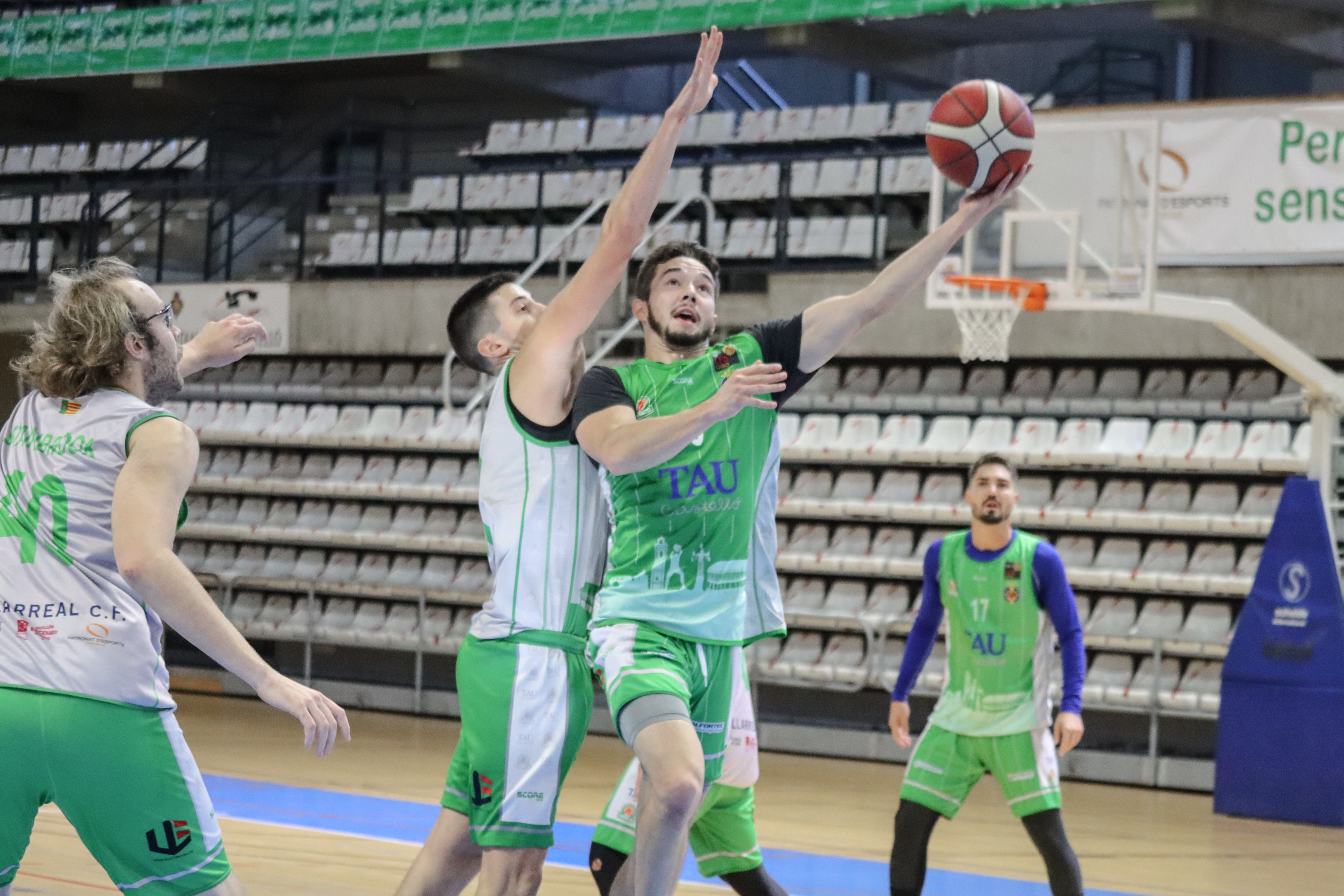 El TAU Castelló retoma la competición frente al Huesca con toda la plantilla a su disposición