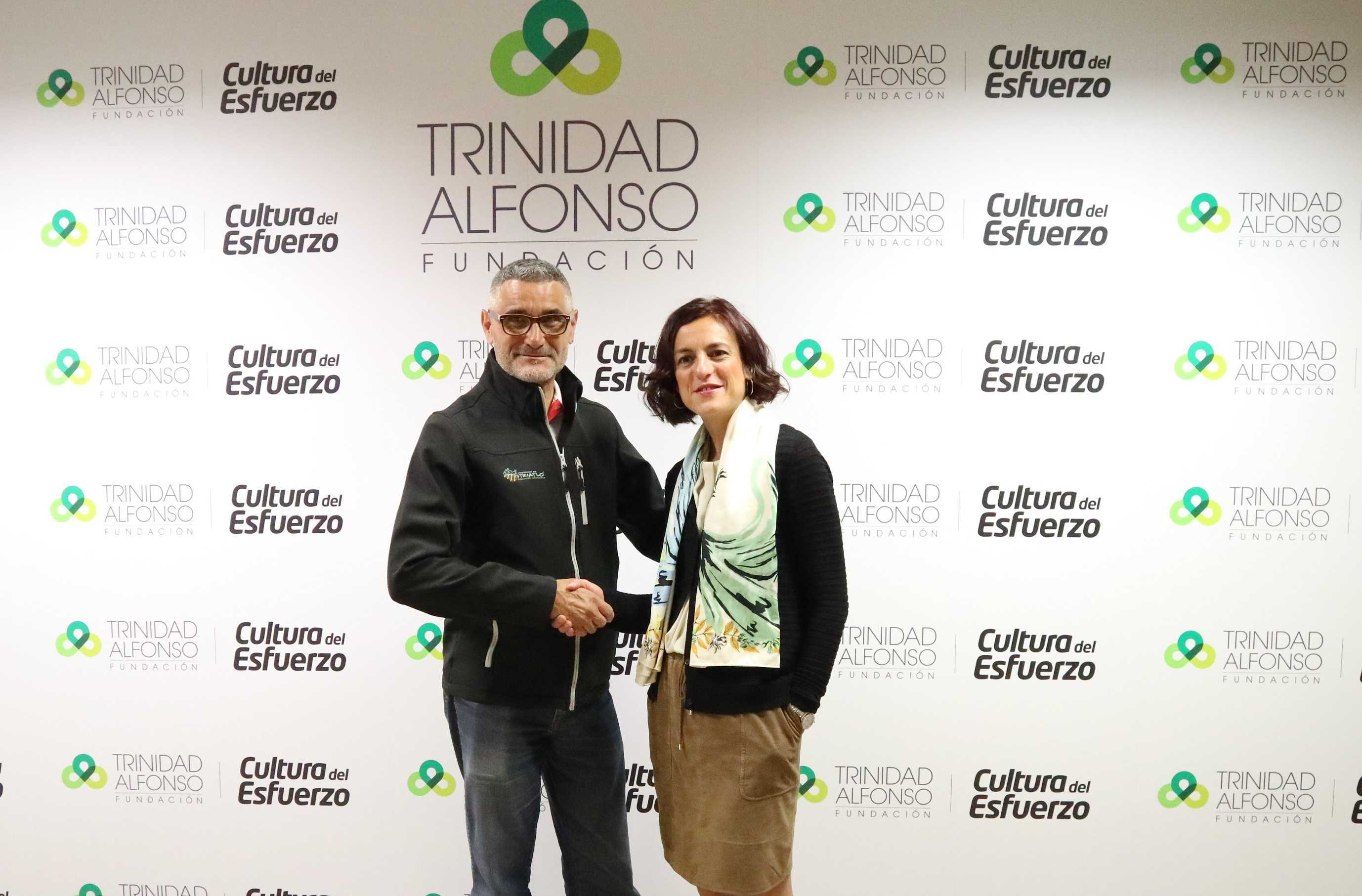 La Fundación Trinidad Alfonso renueva un  año más su apoyo al Valencia Triatlón
