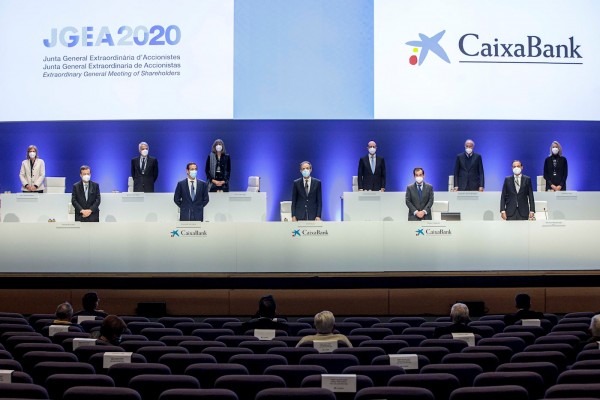 Los accionistas de CaixaBank aprueban la fusión con Bankia 