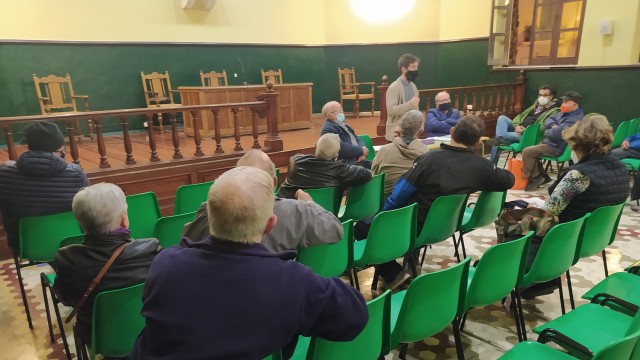 Navarro se reúne con los citricultores para informarles sobre la 'Fira de la Taronja'