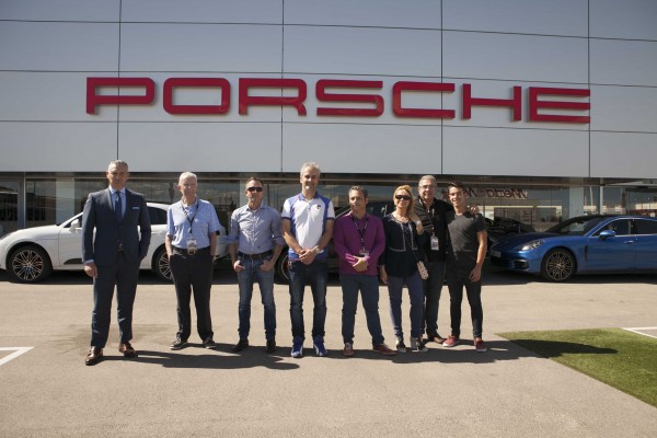 Centro Porsche Valencia ofreció una experiencia diferente al volante con una caravana de pruebas