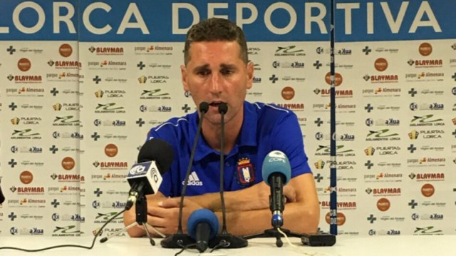 Iban Urbano, artífice del ascenso, deja de ser entrenador del Lorca Deportiva