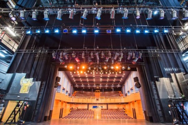 La pesadilla de Enrique Ortiz en Alcoy: la Audiencia reabre el caso de los sobrecostes en el Teatro Calderón