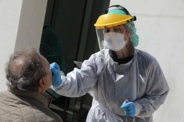 La provincia registra 17 muertes por covid y suma otros 540 positivos, con 8 nuevos brotes