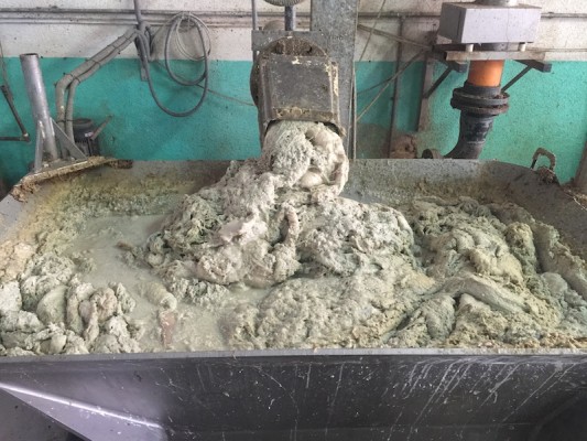 Aiju coordina un plan para crear una planta piloto que producirá biodiesel a partir de grasa animal