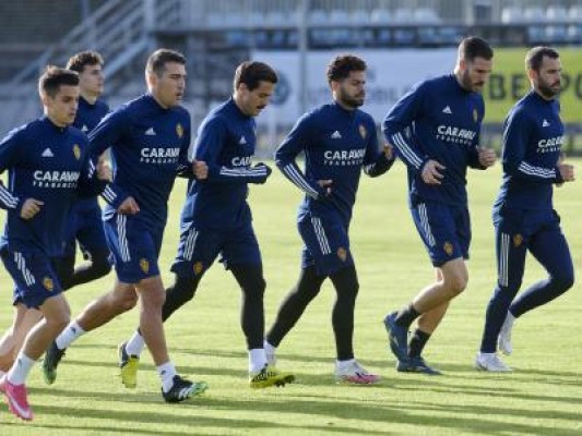 Un positivo por coronavirus varía los planes de viaje del Real Zaragoza para jugar ante el Castellón