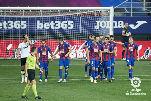 El Valencia solo ha ganado en una de sus seis visitas a Eibar
