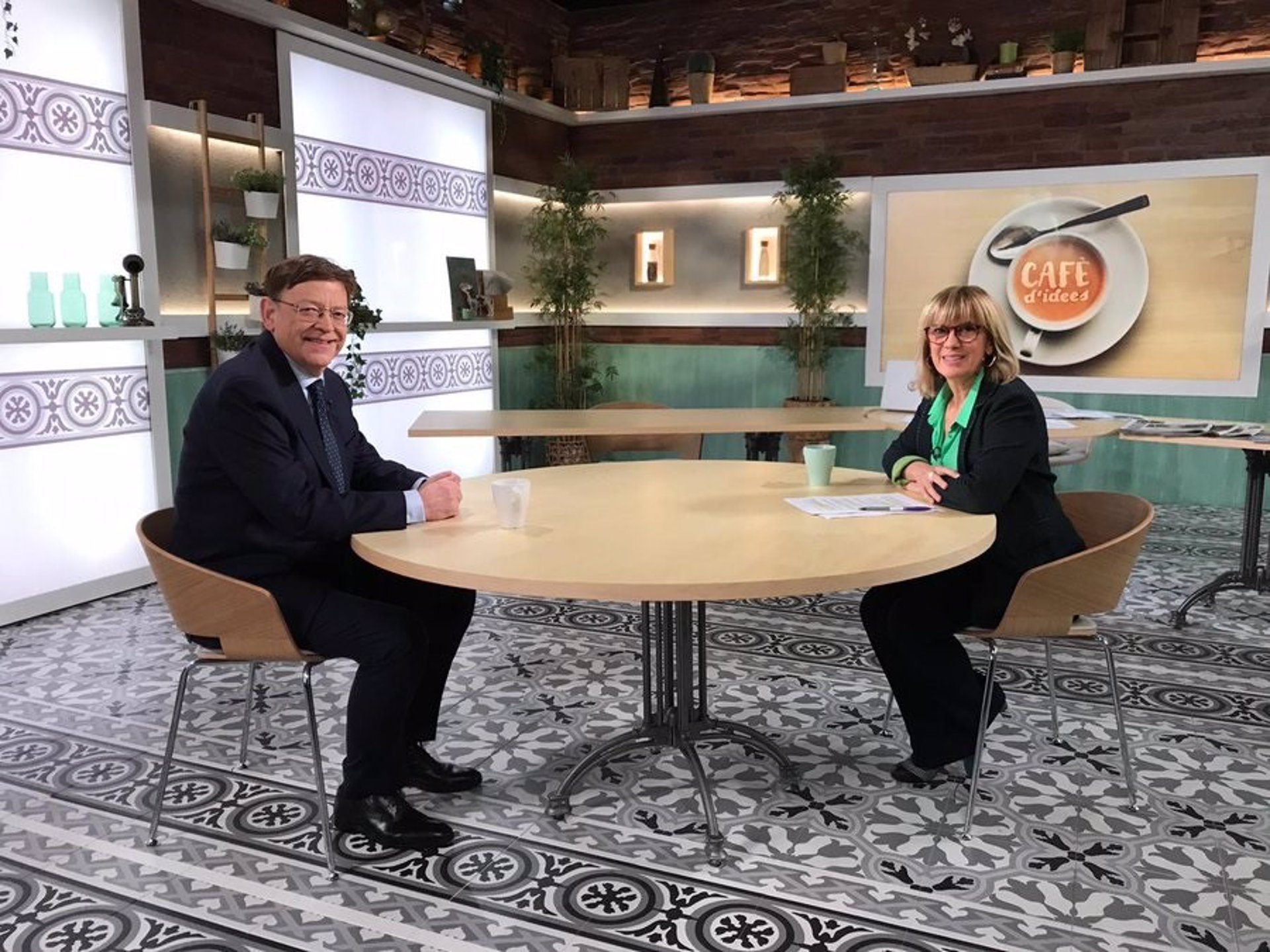 El presidente de la Comunidad Valenciana, Ximo Puig, y la periodista Gemma Nierga Foto: RADIO 4 - 