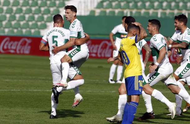 El Elche alega contra la amarilla a Boyé