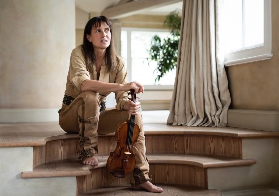 Viktoria Mullova acompaña a la Orquesta de València en un concierto dedicado a Beethoven
