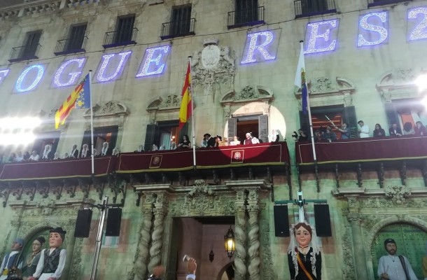 El litigio por el alumbrado de Alicante continúa: una empresa pide retener el contrato de Fogueres