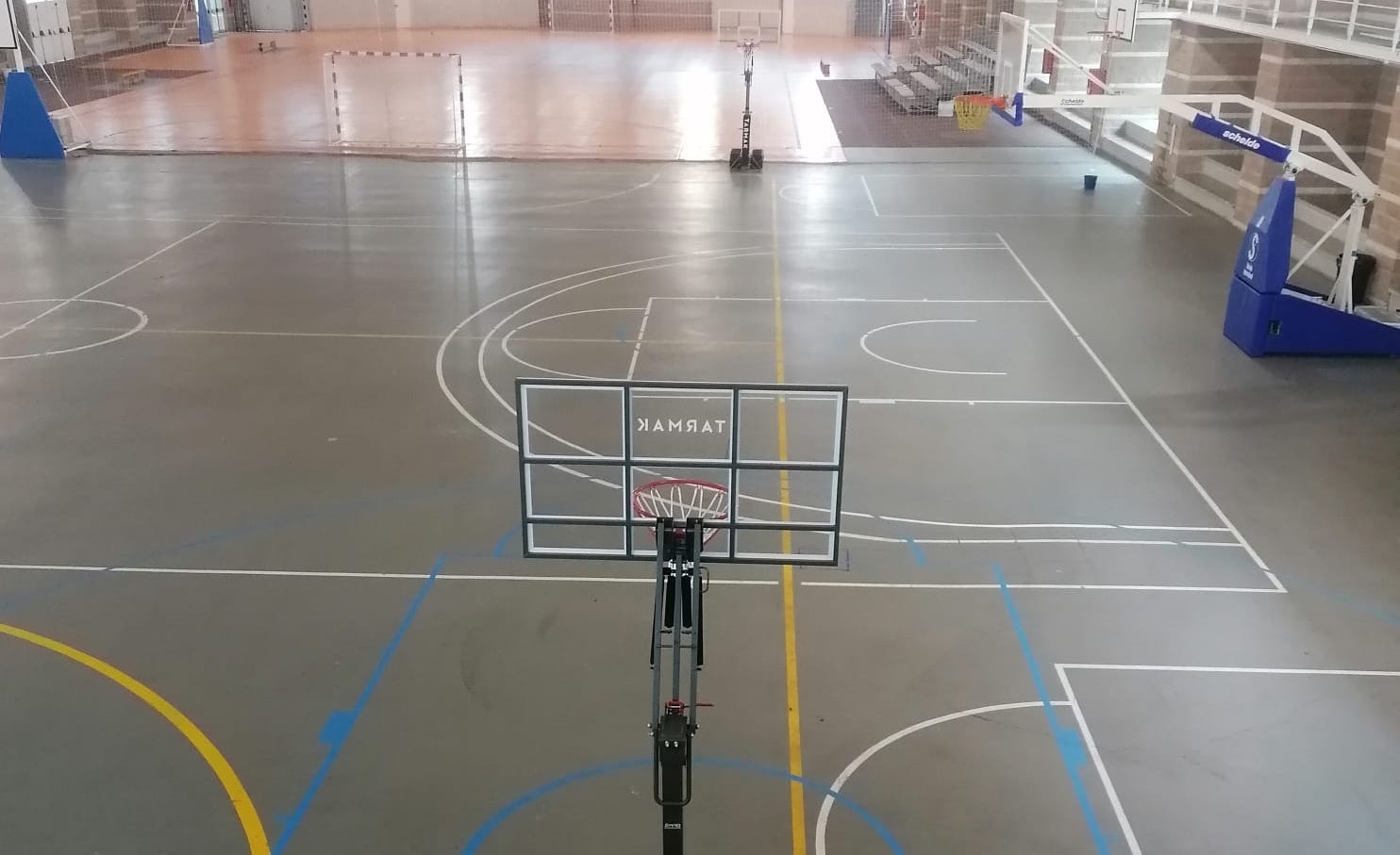 El polideportivo de Segorbe suma una nueva pista de baloncesto