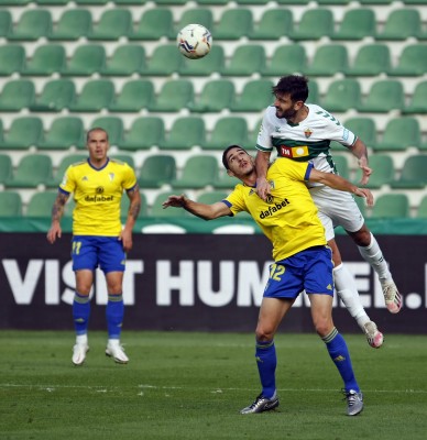 El Elche cerrará la jornada undécima con una ventaja de tres puntos respecto al descenso