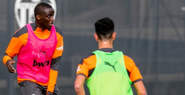 Mouctar Diakhaby se recupera a tiempo para sustituir a Guillamón