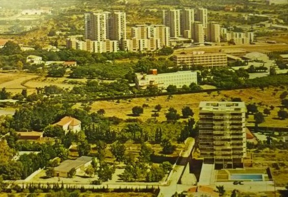 Vistahermosa y la casa de Margot Bendicho a su izquierda. Foto: AP - 