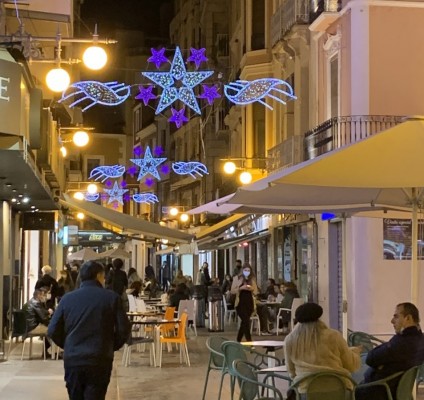Comercio inaugura en Elche el alumbrado navideño 