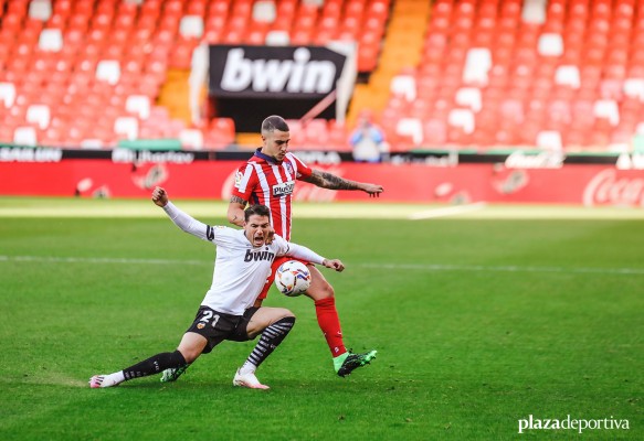 (0-1) El Valencia se ahoga en la orilla ante el Atlético