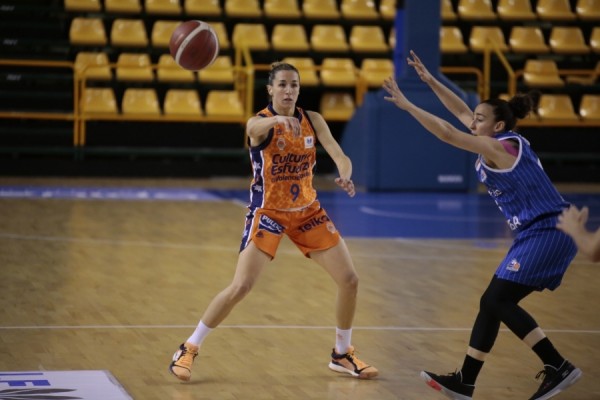 Valencia Basket pierde la imbatibilidad y el liderato en Salamanca