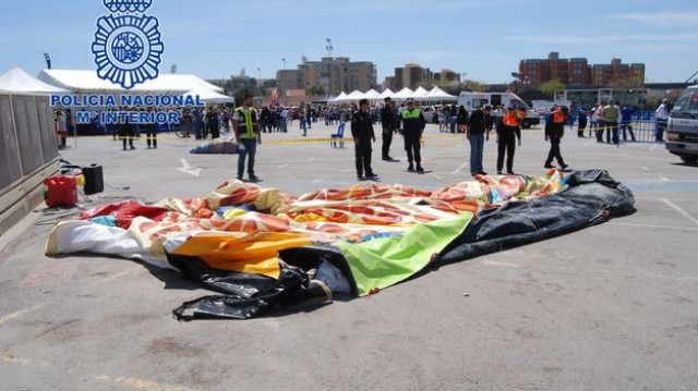 El Colegio de Aparejadores de Alicante elabora una normativa para los hinchables infantiles 