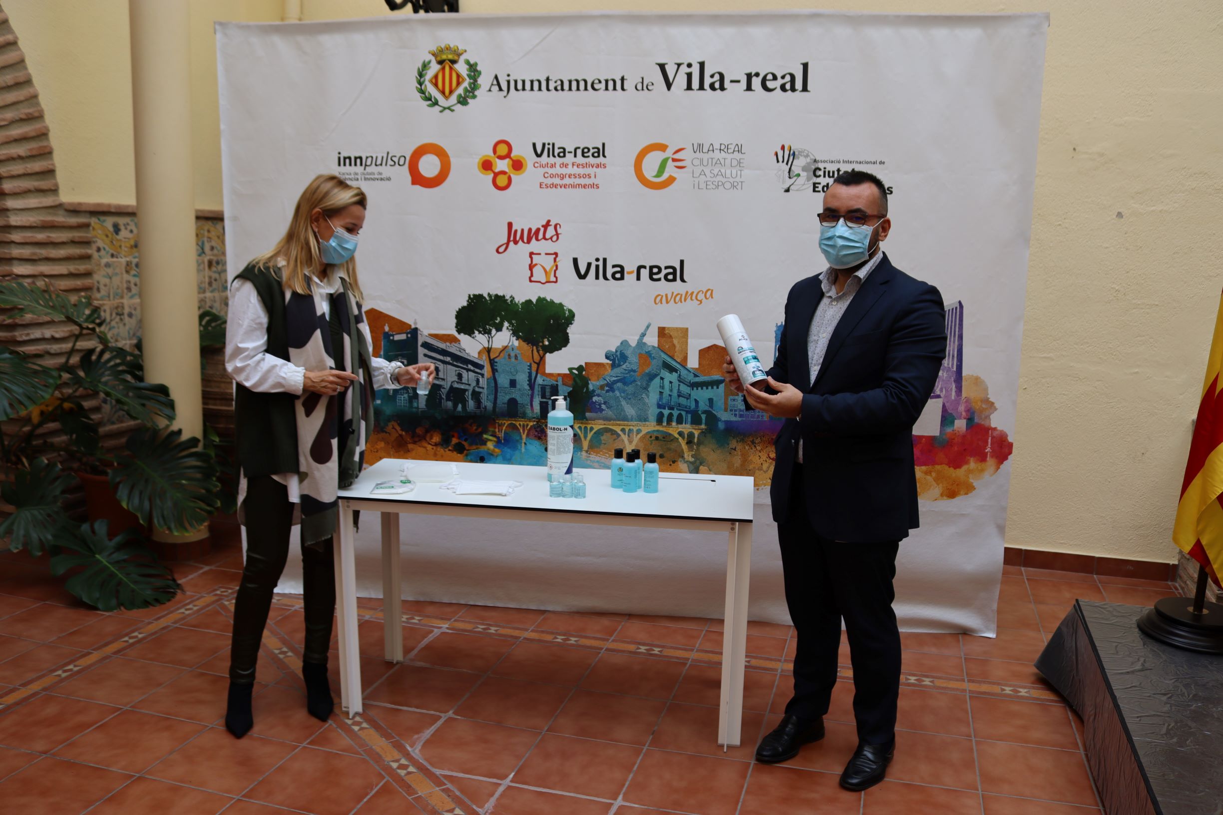 Vila-real repartirá 12.000 mascarillas y 4.000 espráis desinfectantes en los centros educativos
