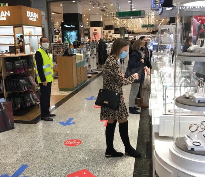 El Corte Inglés incrementa las medidas de seguridad y el control de aforos en el Black Friday