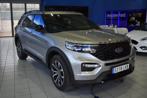 Ford Vedat Mediterráneo presenta el nuevo Ford Explorer PHEV en sus instalaciones de Catarroja