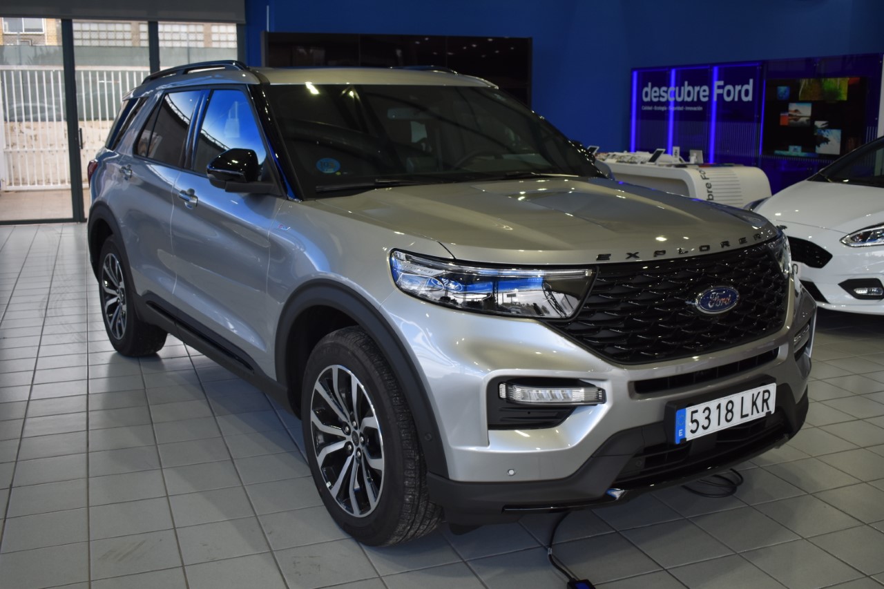 Ford Vedat Mediterráneo presenta el nuevo Ford Explorer PHEV en sus instalaciones de Catarroja