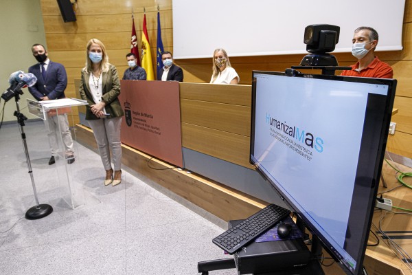 Mateo Mateos, Carmen Gil, Ana Martínez y los trabajadores del IMAS reciben los 'Premios de la Discapacidad'