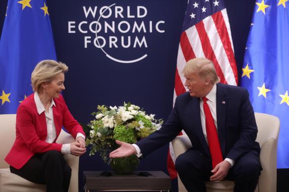 Acuerdo comercial de Trump con la UE: langostas a cambio de pinturas, mecheros y paella de marisco
