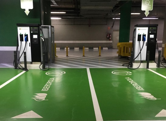 Iberdrola y Aqua ponen en marcha la mayor plataforma de recarga para vehículos eléctricos de València