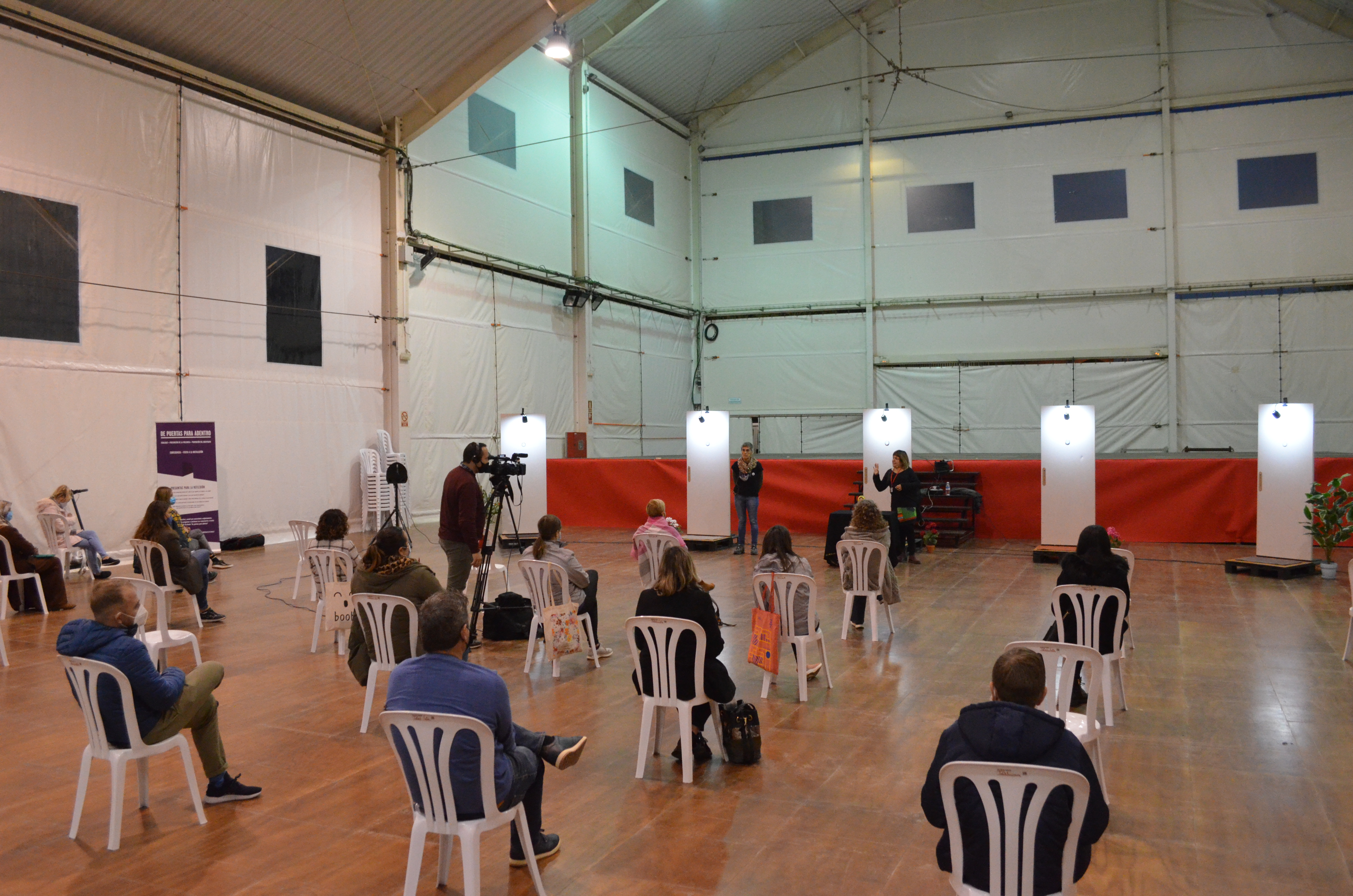 Oropesa fomenta el 'buen trato' con el proyecto interactivo 'De puertas para adentro'