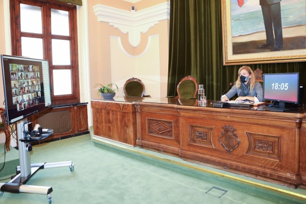 El Ayuntamiento aprueba que los partidos políticos publiquen a qué destinan su asignación municipal